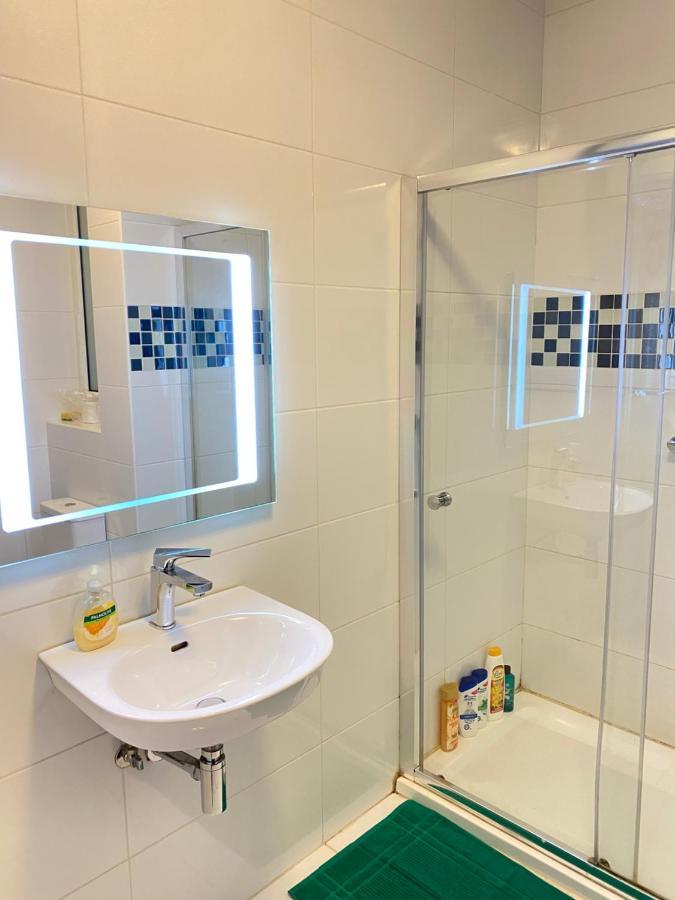 Charming Apartment In The Heart Of St. Julians سانت جوليان المظهر الخارجي الصورة