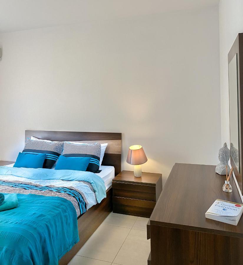 Charming Apartment In The Heart Of St. Julians سانت جوليان المظهر الخارجي الصورة