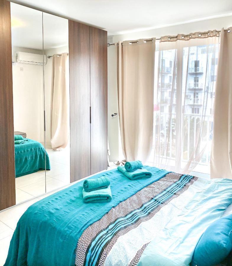 Charming Apartment In The Heart Of St. Julians سانت جوليان المظهر الخارجي الصورة